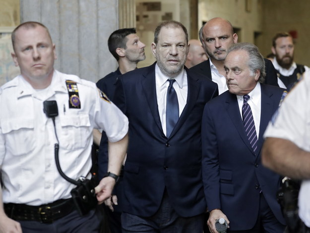 Weinstein został oskarżony przez 70 kobiet /PAP/EPA/JASON SZENES  /PAP