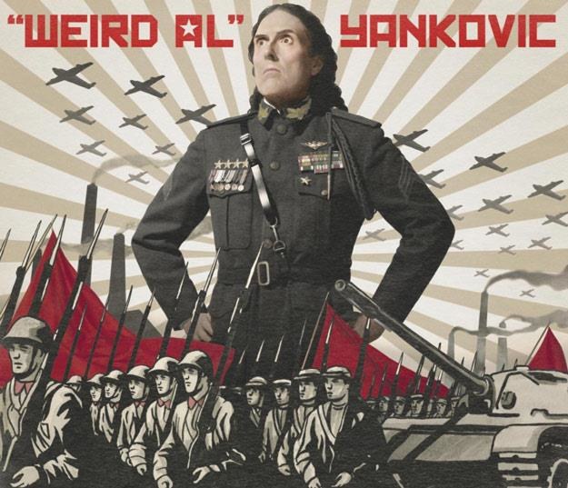 "Weird Al" Yankovic na okładce albumu "Mandatory Fun" /