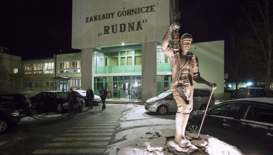 Wejście do kopalni Rudna w Polkowicach /Aleksander Koźmiński /PAP