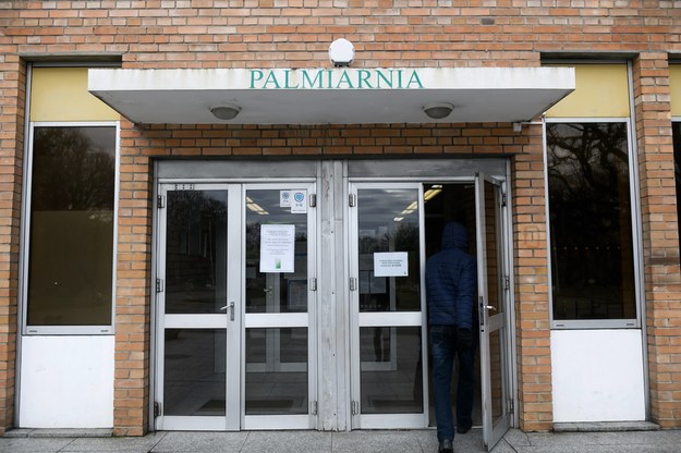 Wejście do Palmiarni Poznańskiej /	Jakub Kaczmarczyk   /PAP
