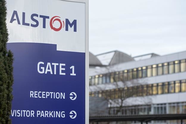 Wejście do siedziby Alstomu w Birr (Szwajcaria) /EPA