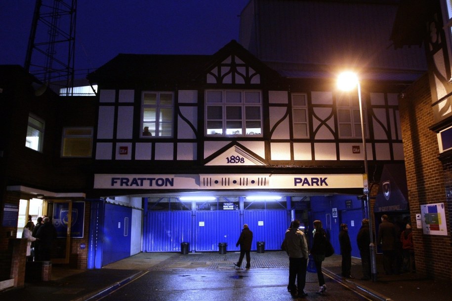 Wejście na Fratton Park /JONATHAN BRADY /PAP/EPA