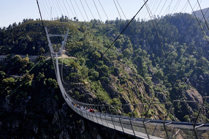 Wejście na taki most wymaga sporo odwagi /	Horacio Villalobos / Contributor /Getty Images