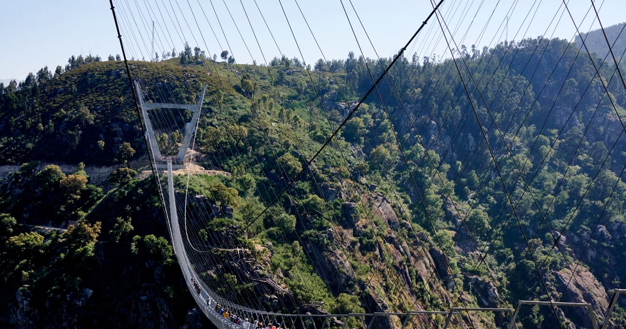 Wejście na taki most wymaga sporo odwagi /	Horacio Villalobos / Contributor /Getty Images