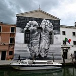 Wenecja: Stolica Apostolska z pawilonem w więzieniu