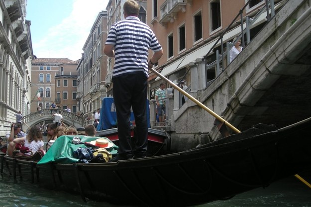 Wenecja walczy z jedzeniem "na wynos". Turyści zostawiają zbyt dużo śmieci