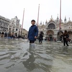 Wenecji grozi trzecia w tym tygodniu wysoka fala