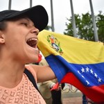 Wenezuela: 69 osób rannych w starciach z policją. Bolton: Maduro chciał zbiec na Kubę