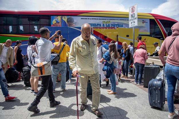 Wenezuelczycy masowo emigrują z powodu dramatycznej sytuacji w kraju (zdj. ilustracyjne) /AFP