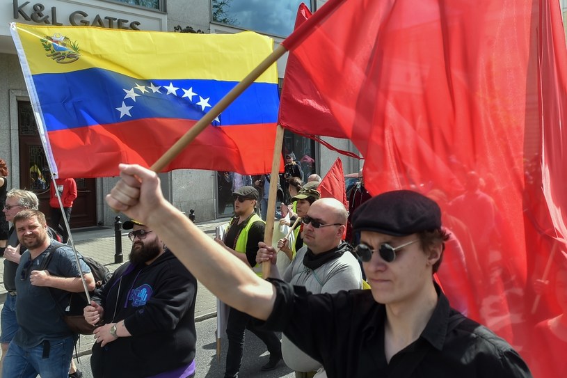 Wenezuelczycy zaczęli coraz chętniej sięgać po swoje zaskórniaki dewizowe (zdj. ilustracyjne) /Łukasz Dejnarowicz /Agencja FORUM
