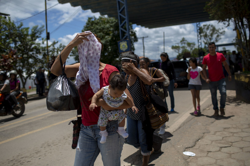 Wenezuelscy uchodźcy na granicy z Brazylią /MAURO PIMENTEL /AFP