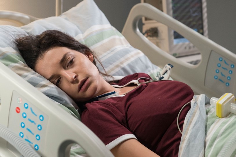 Weronika została ciężko ranna w strzelaninie, która miała miejsce w szpitalu. W pierwszym odcinku trzeciej serii dowie się, co z jej dzieckiem /.