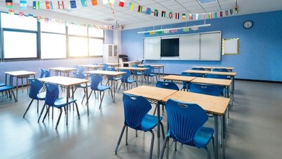 "Wesele w Dubaju" na rozpoczęciu roku szkolnego. Afera po występie uczennic