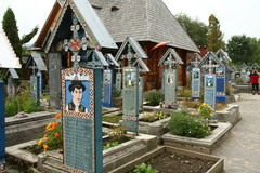 Wesoły Cmentarz – jedna z największych atrakcji turystycznych w Rumunii
