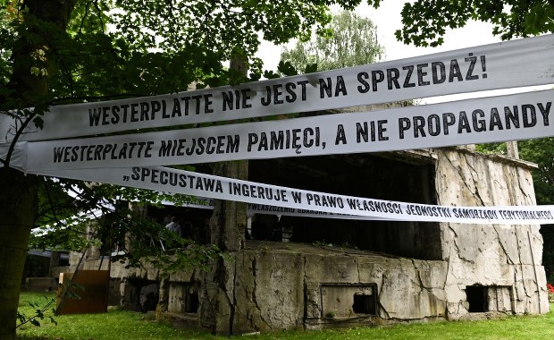 Westerplatte: Zdjęto transparenty krytykujące specustawę
