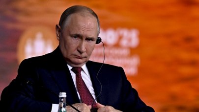 Wewnętrzne poparcie dla Putina znacznie spadło. Wciąż jednak chwali go większość