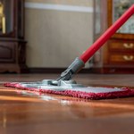 Weź z kuchni i wlej do wiadra z wodą. Drewniana podłoga będzie błyszczeć, jak lustro
