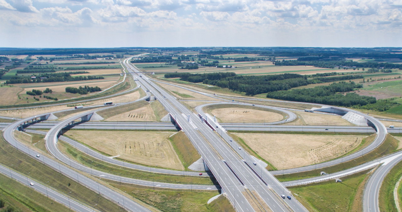 Węzeł Łódź Północ - skrzyżowanie autostrad A1 i A2 /Leszek Szymański /PAP