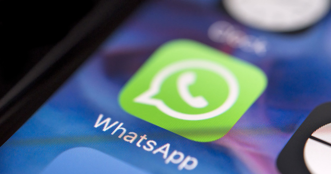 WhatsApp pozostaje jedną z najpopularniejszych aplikacji służących do komunikowania się /123RF/PICSEL