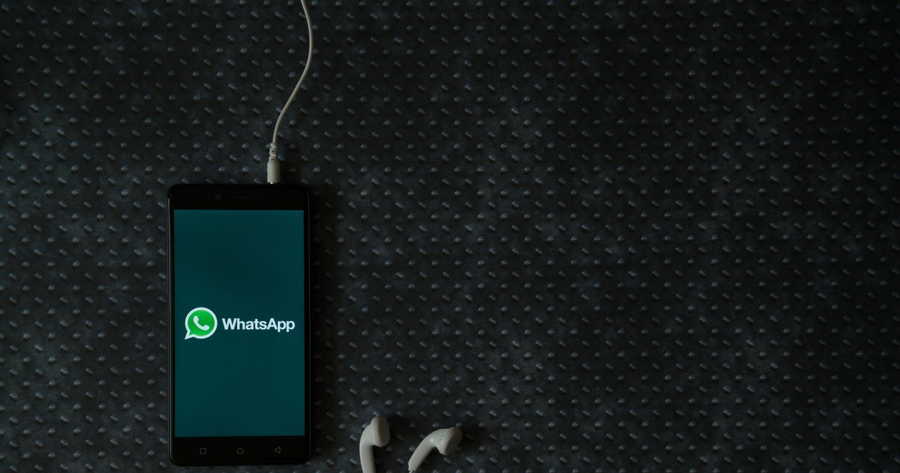 WhatsApp skróci czas "znikania" wiadomości /123RF/PICSEL