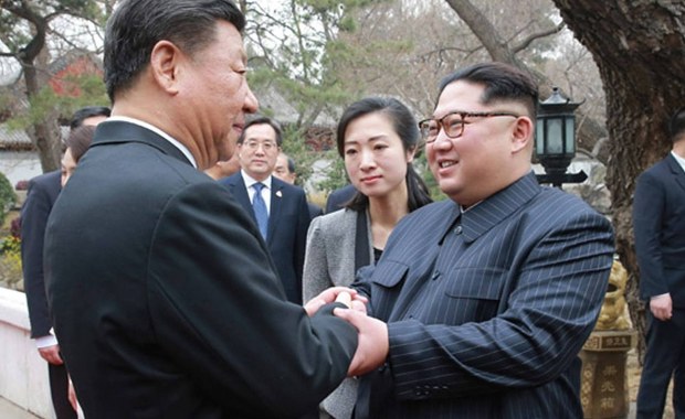 Whisky, zegarki i luksusowe towary. Kim Dzong Un dostał od Chin prezenty