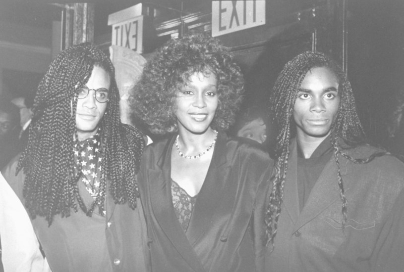 Whitney Houston w towarzystwie Milli Vanilli /Robin Platzer   /Getty Images