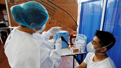 WHO dopuszcza kolejną szczepionkę. W Niemczech jedna trzecia osób zaszczepiona co najmniej jedną dawką [RAPORT] 