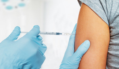 WHO: W 2022 r. może zabraknąć strzykawek do szczepionek