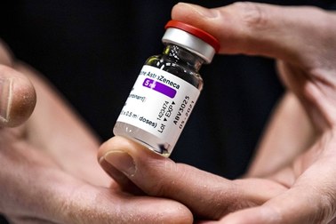 WHO zatwierdza szczepionkę firmy AstraZeneca do użytku w nagłych wypadkach