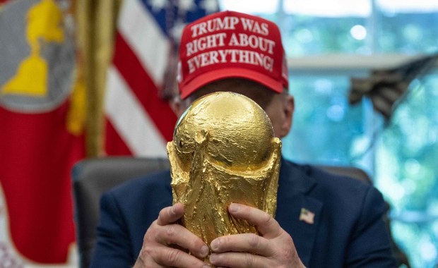 Wiadomo, kto wręczy trofeum zwycięzcy mundialu