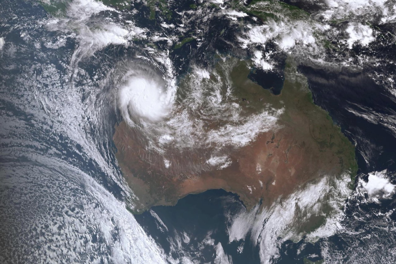 Wiało 235 km/h. Potężny cyklon tropikalny uderzył w Australię