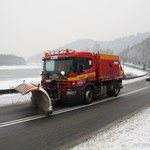 Wiatr i śnieg. Trudne warunku na drogach