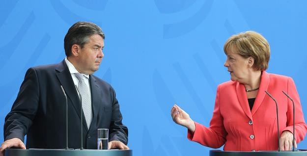 Wicekanclerz Sigmar Gabriel (L) i kanclerz Niemiec Angela Merkel (P) /EPA