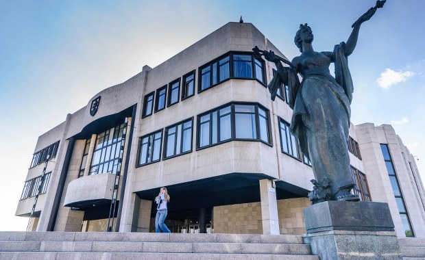 Wicemarszałek parlamentu Słowacji w restauracji podczas godziny policyjnej. Złożył rezygnację