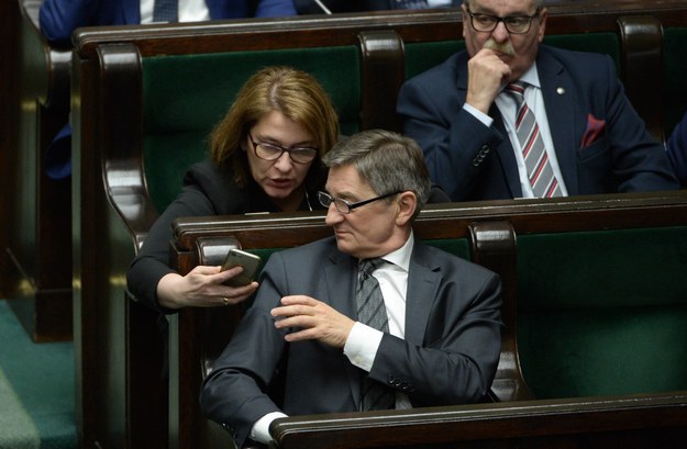Wicemarszałek Sejmu Beata Mazurek i marszałek Marek Kuchciński / 	Marcin Obara  /PAP