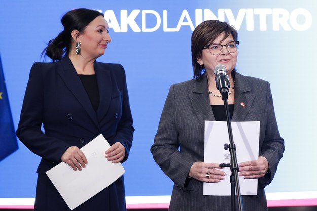 Wicemarszałek Sejmu Monika Wielichowska i minister zdrowia Izabela Leszczyna i /Tomasz Gzell /PAP