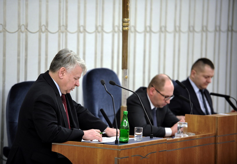 Wicemarszałkowie Senatu Bogdan Borusewicz i Adam Bielan podczas posiedzenia Senatu /Marcin Obara /PAP