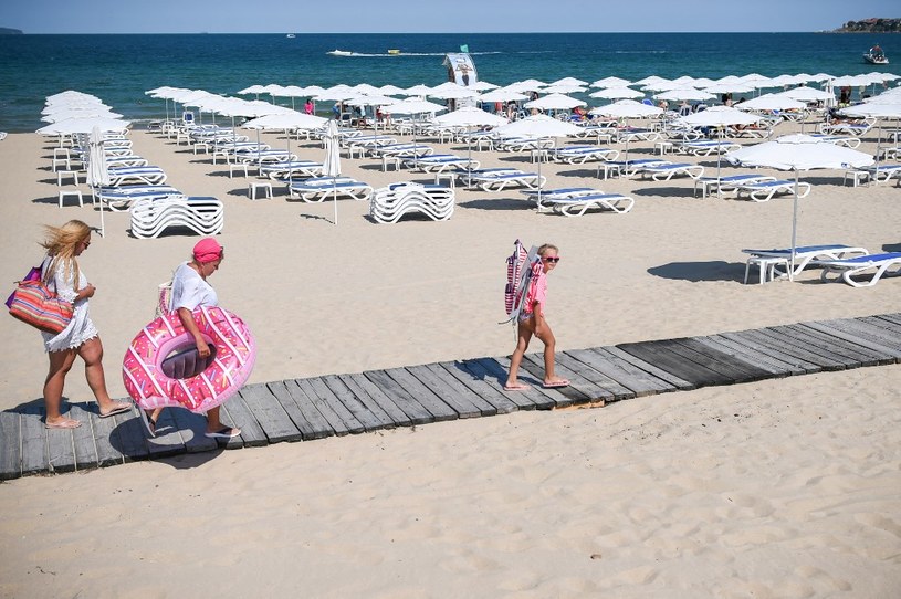 Wiceminister turystyki popiera pomysł wydłużenia wakacji na trzy miesiące /AFP