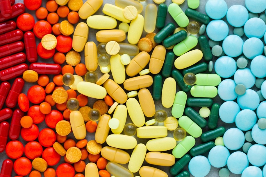 Wiceminister zdrowia dla "Rz": należy zadbać o większą produkcję leków w Polsce /Shutterstock