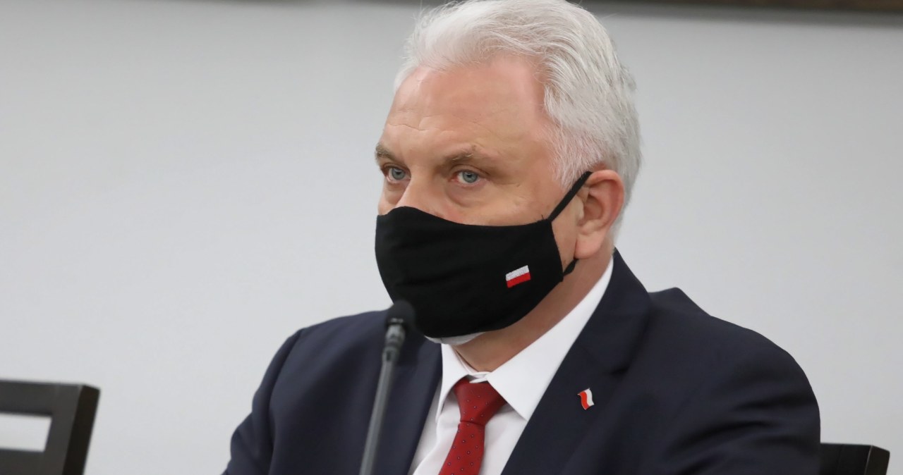 Wiceminister zdrowia: Trzecia fala pandemii puka do naszych drzwi