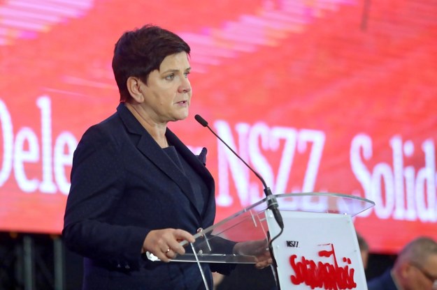 Wicepremier Beata Szydło przemawia podczas XXIX Sesji Krajowego Zjazdu Delegatów NSZZ "Solidarność" w Częstochowie /Waldemar Deska /PAP