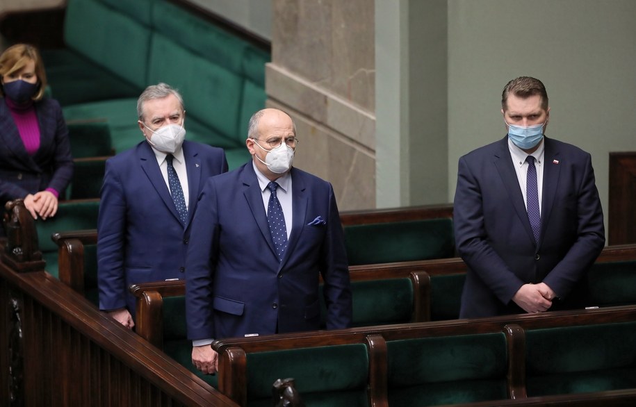 Wicepremier, minister kultury, dziedzictwa narodowego i sportu Piotr Gliński, minister spraw zagranicznych Zbigniew Rau oraz minister edukacji i nauki Przemysław Czarnek /Wojciech Olkusnik  /PAP