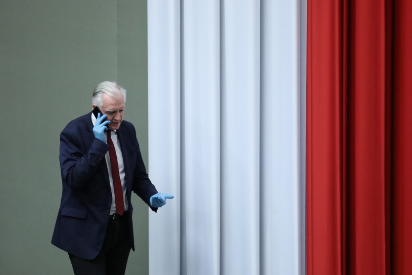 Wicepremier, minister nauki i szkolnictwa wyższego Jarosław Gowin na sali posiedzeń w Sejmie / 	Leszek Szymański    /PAP