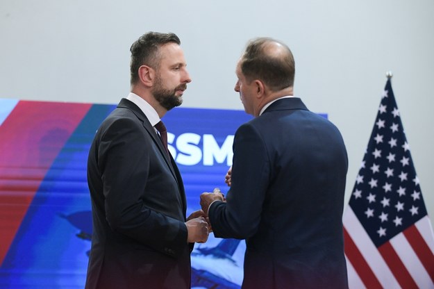 Wicepremier, minister obrony narodowej Władysław Kosiniak-Kamysz i ambasador USA w Polsce Mark Brzezinski /Marcin Obara /PAP