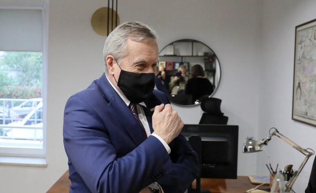 Wicepremier Piotr Gliński w kwarantannie. Spotkał się z zakażonym koronawirusem biskupem