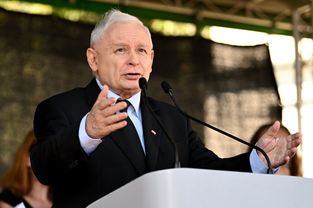Wicepremier, prezes PiS Jarosław Kaczyński podczas pikniku wojskowego w Zawichoście /Piotr Polak /PAP