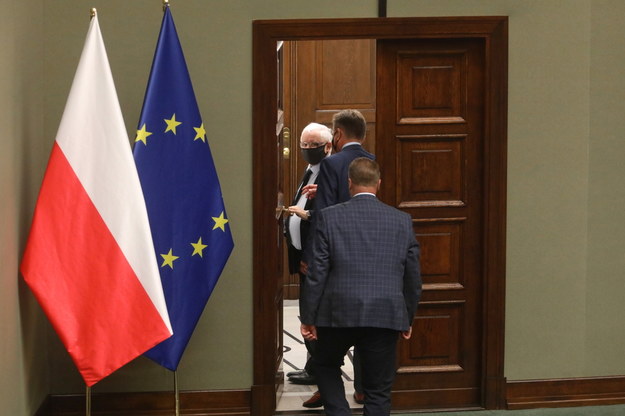 Wicepremier, prezes PiS Jarosław Kaczyński w Sejmie podczas posiedzenia poświęconego wprowadzeniu stanu wyjątkowego przy granicy z Białorusią /Albert Zawada /PAP