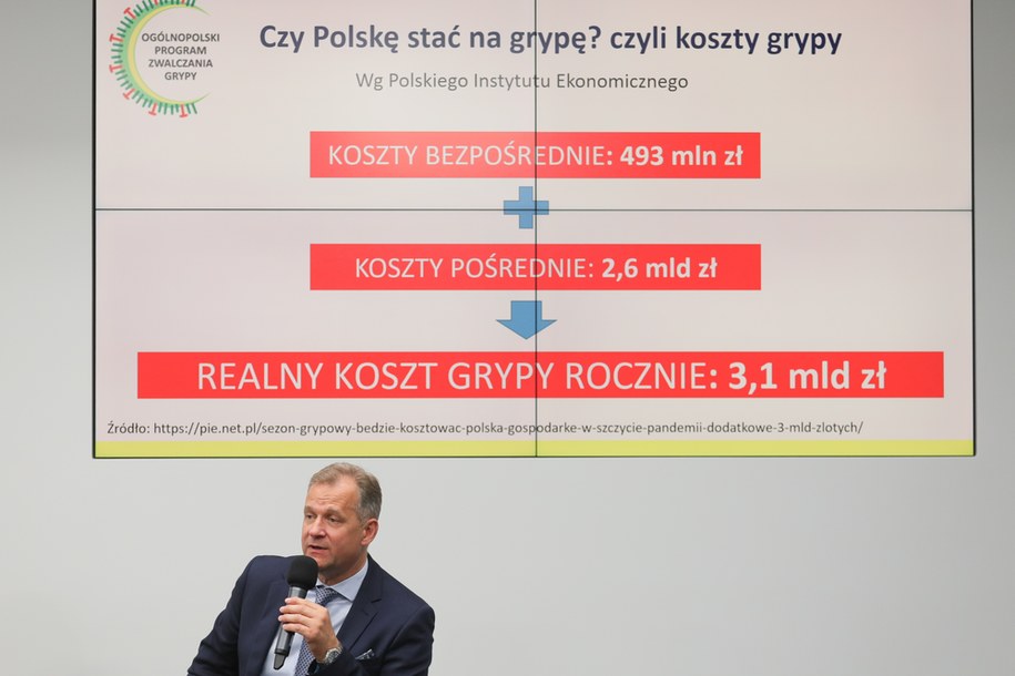 Wiceprezes Naczelnej Rady Aptekarskiej Marek Tomków podczas konferencji prasowej pt. „Co nowego w sezonie szczepień przeciwko grypie 2022/23 - perspektywa pacjenta” / 	Paweł Supernak   /PAP