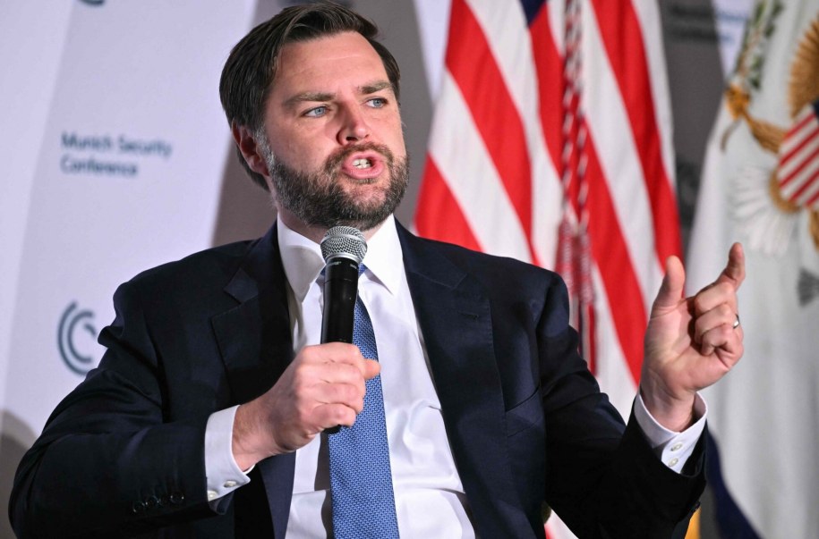 Wiceprezydent USA J.D. Vance przemawia na spotkaniu przywódców w Monachium /MANDEL NGAN /East News/AFP