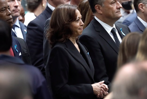 Wiceprezydent USA Kamala Harris w czasie nowojorskiej ceremonii upamiętnienia ofiar zamachów /Peter Foley /PAP/EPA